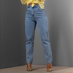 ByEgreis Arlen mom jeans - NWOT- Medium